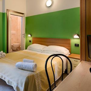 Hot n' Fun Berna Hotel